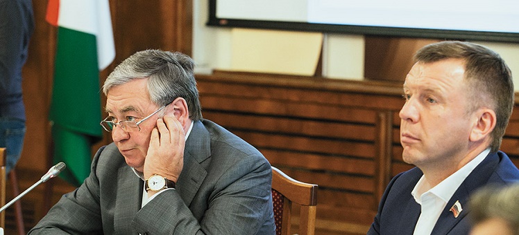 Депутаты заксобрания НСО настоятельно попросили являться на заседания Георгия Жигульского