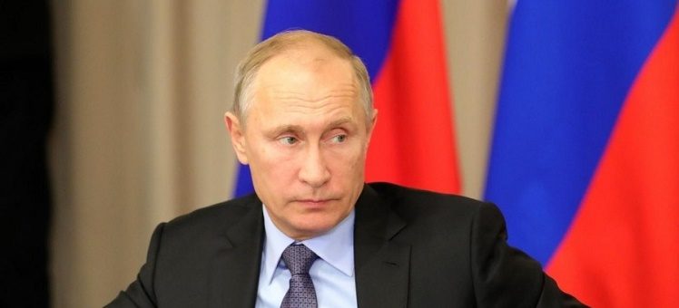 Путин призвал ускорить выдачу разрешений на строительство