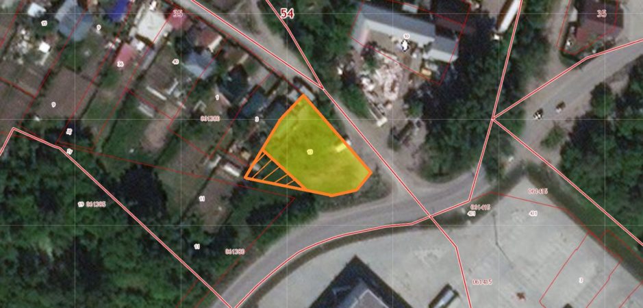 Возможна прирезка к участку еще 3-х соток = 1300 кв.м Возможна прирезка к участку еще 3-х соток = 1300 кв.м